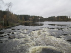 Maisema sillalta Kuusaan kuohuihin.(Kuvaaja Anu Piironen)